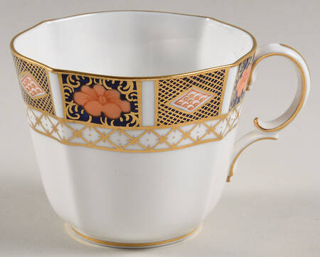 Border Imari Flat Cup