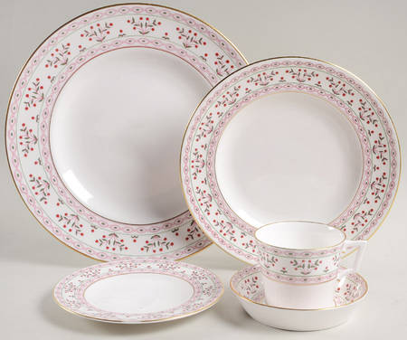 Brittany 40 Piece Estate Set