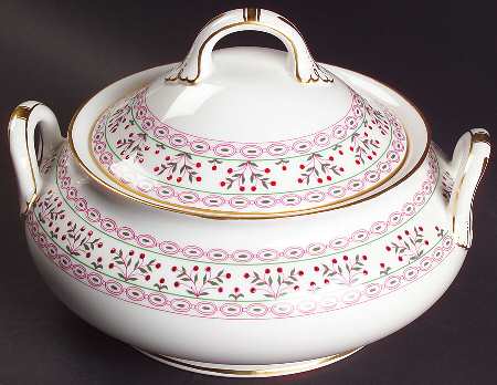 Brittany Round Covered Vegetable