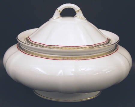 Carlton Red Round Covered Vegetable