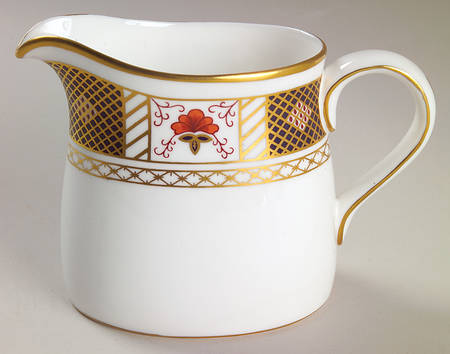 Derby Border Creamer