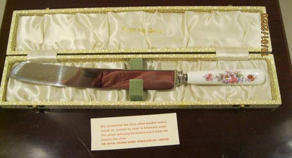 Derby Posies Wedding Cake Knife with Stainless Blade