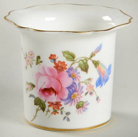 Derby Posies Cigarette Holder