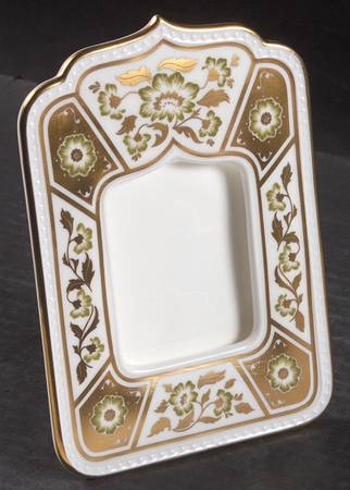 Derby Panel Green Frame-Holds 2.5" X 3" by Royal Crown Derby