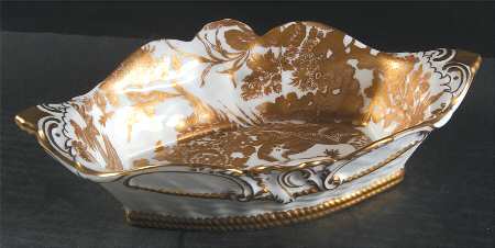 Gold Aves Oval Basket
