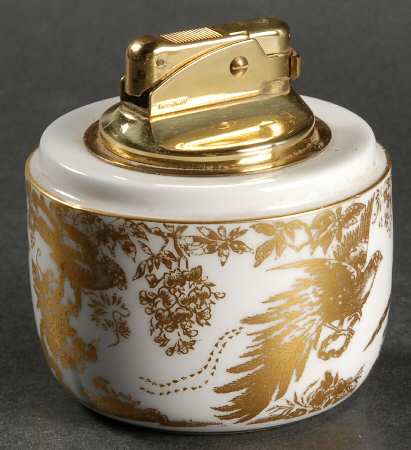 Gold Aves Cigarette Lighter