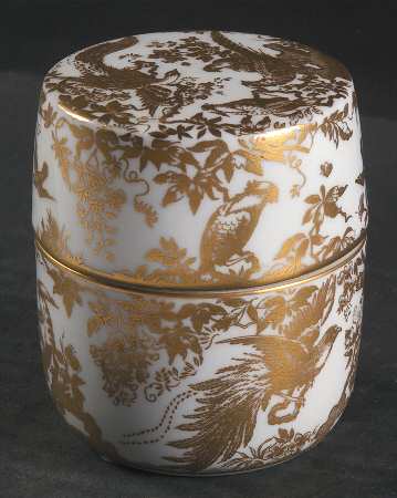 Gold Aves Cigarette Lighter and Lid
