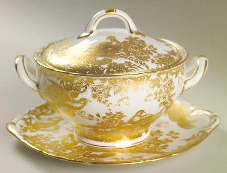 Gold Aves Sauce Boat & Lid with Underplate