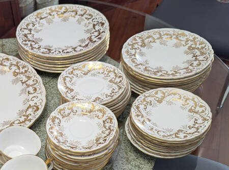 Golden Scroll Luncheon Plate
