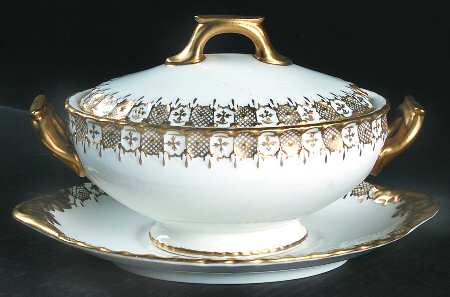 Heraldic Gold Sauce Boat & Lid with Underplate