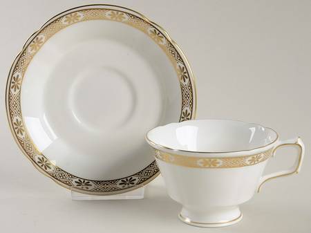 Kensington Footed Cup & Saucer Set