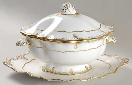Lombardy Tureen & Lid W/Underplate