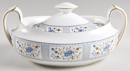 Mandarin Blue Oval Covered Vegetable