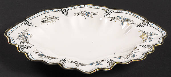 Normandie Large Oval Dessert Bowl
