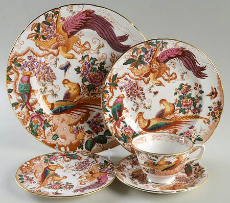 Olde Avesbury (Ely Chelsea Shape) 5 Piece Place Setting by Royal Crown Derby
