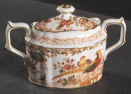 Olde Avesbury (Ely Chelsea Shape) Sugar Bowl & Lid by Royal Crown Derby