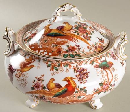 Olde Avesbury (Ely Chelsea Shape) Tureen &  Lid by Royal Crown Derby
