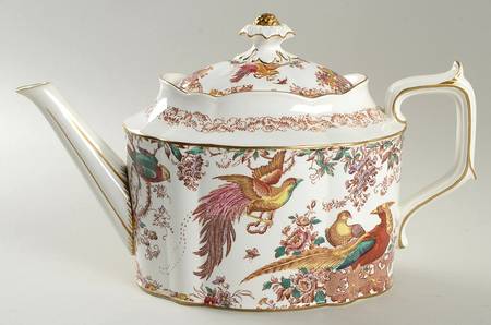 Olde Avesbury (Ely Chelsea Shape) Teapot & Lid
