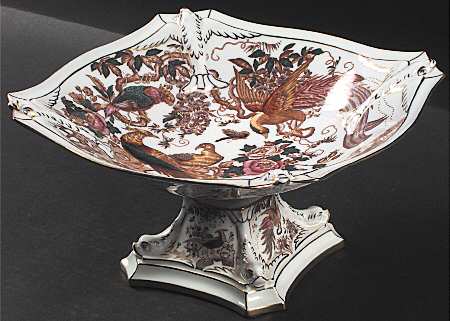 Olde Avesbury (Ely Chelsea Shape) Centerpiece