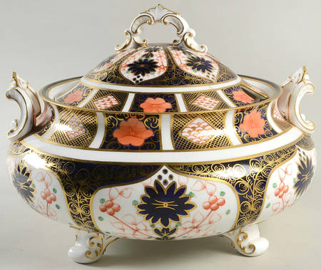 Old Imari 4-Toed Tureen & Lid