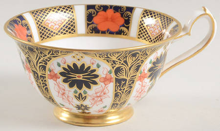 Old Imari Footed Cup