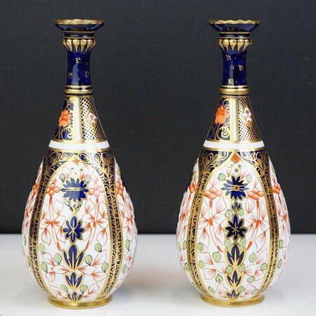 Old Imari 7" Bud Vase
