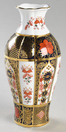 Old Imari 7" Vase