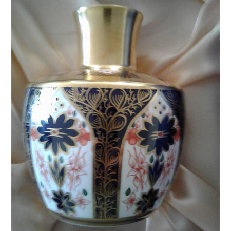Old Imari 4" Bud Vase