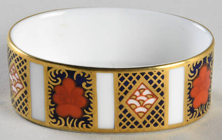 Old Imari 2" Mini Oval Box No Lid