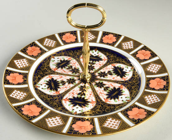 Old Imari Round Serving Plate with Center Handle (Dp) Hc