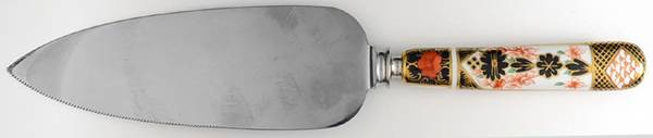 Old Imari Pie Server with Stainless Blade