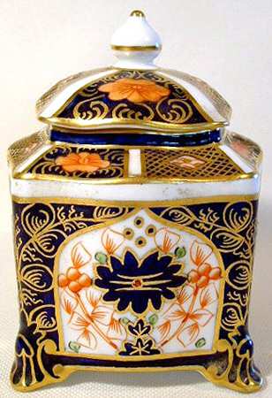 Old Imari Tea Caddy & Lid