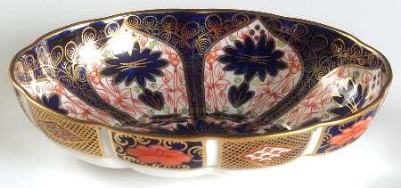 Old Imari 7" Oval Bowl