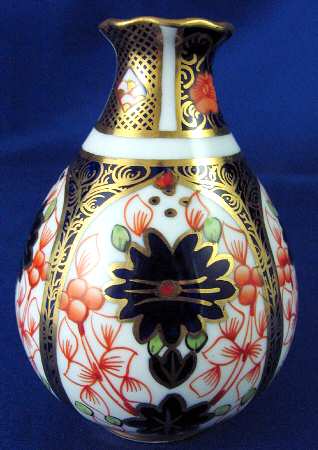Old Imari 3" Vase