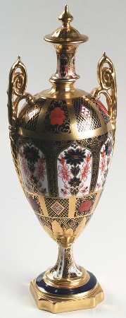 Old Imari Small Covered Vase