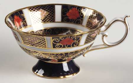 Old Imari Elizabeth Footed Cup