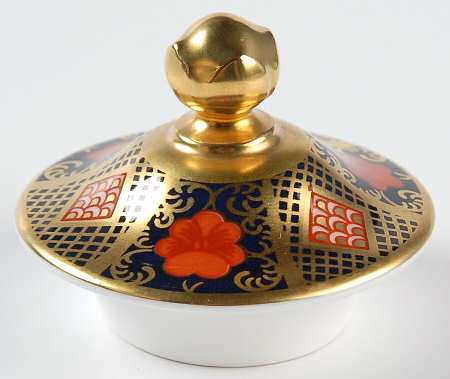 Old Imari Lid for Covered Vase