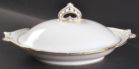 Regency Oval Covered Vegetable