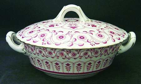 Rougemont (Boston Shape, Swirl) Round Covered Vegetable