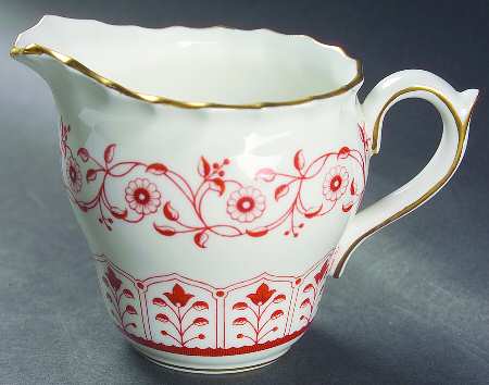 Rougemont (Boston Shape, Swirl) Creamer