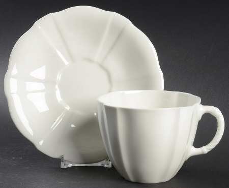 Surrey White Oversized Cup & Saucer Set