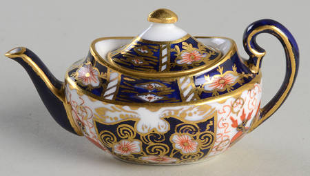 Traditional Imari Miniature Teapot & Lid