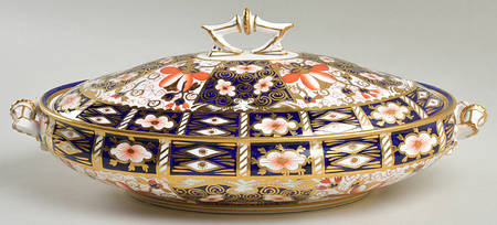 Traditional Imari Oval Covered Vegetable