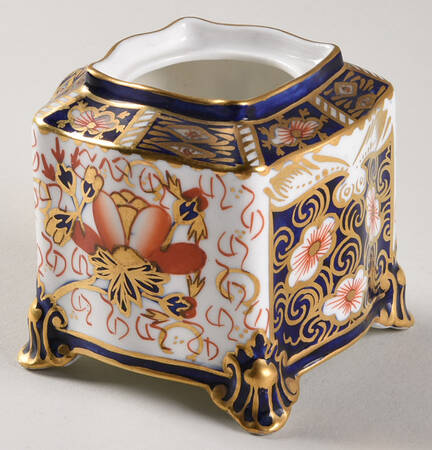 Traditional Imari Tea Caddy No Lid
