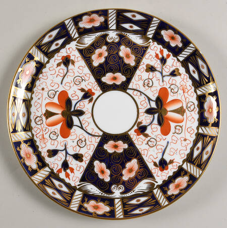Traditional Imari Coupe Luncheon Plate