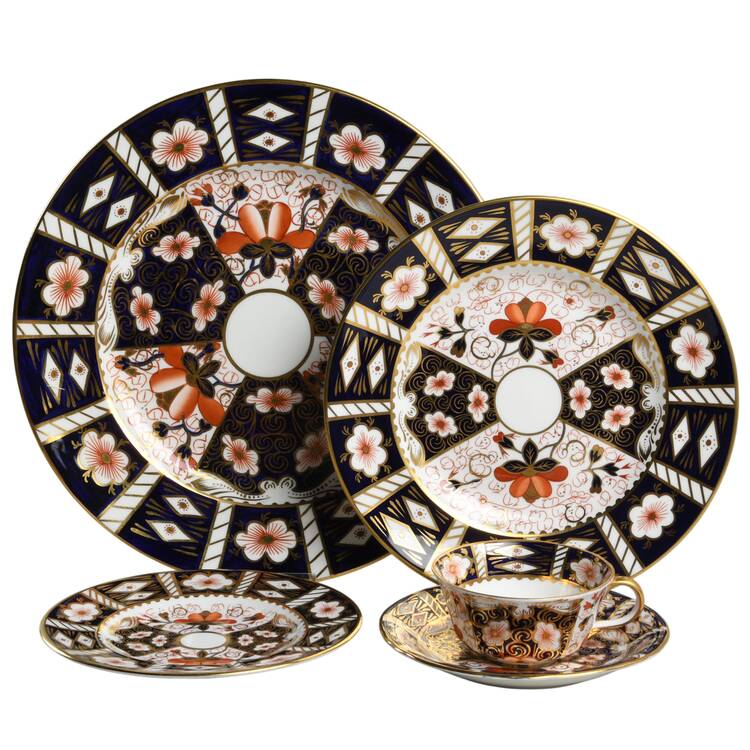 Traditional Imari 40  Piece Estate Set