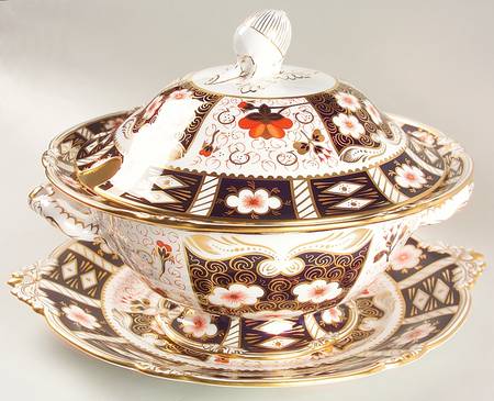 Traditional Imari Tureen & Lid w/Underplate