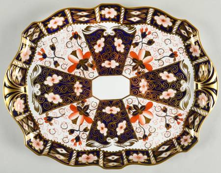 Traditional Imari 13" Handled Tray