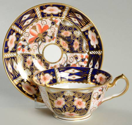 Traditional Imari Footed Cup & Saucer Set