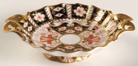 Traditional Imari Medium Oval Duchess Sweet